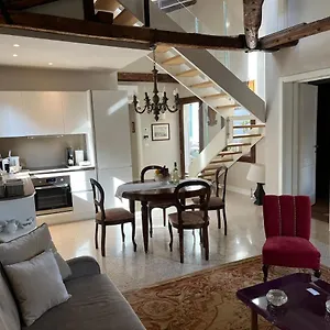 Palazzo Veneziano Direct At The Canal With Roof Terrace Venice