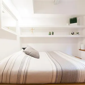  Apartment Santa Maria Novella 6 Sleeps Near The Station